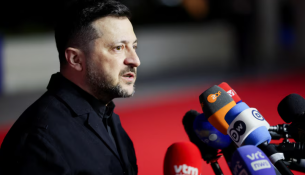 Presidenti i Polonisë thotë se Zelensky-t mund t’i hiqet dekorata më e lartë polake