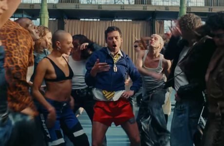 Harry Styles publikon videoklipin e këngës “Dance No More”