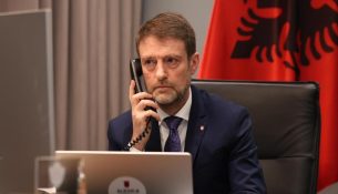 Hoxha nesër në Prishtinë