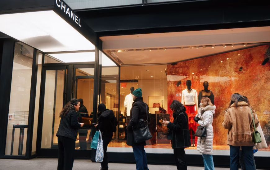 Chanel rikthen rritjen falë koleksioneve të reja të Matthieu Blazy