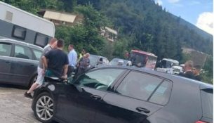 Aksident në aksin Elbasan-Përrenjas, raportohet për dy të lënduar