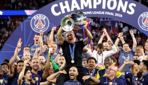Luis Enrique hyn në panteonin e Champions League