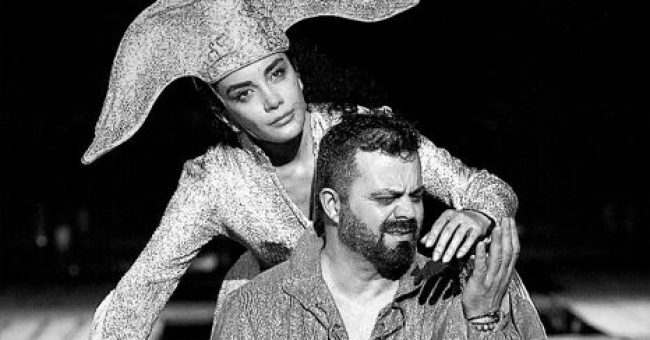 “Otello” i William Shakespeare shfaqet në Teatrin Kombëtar të Tiranës