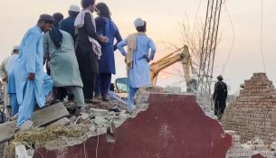 Sulm me makinë-bombë në Pakistan, 12 të vrarë në një postbllok Policie