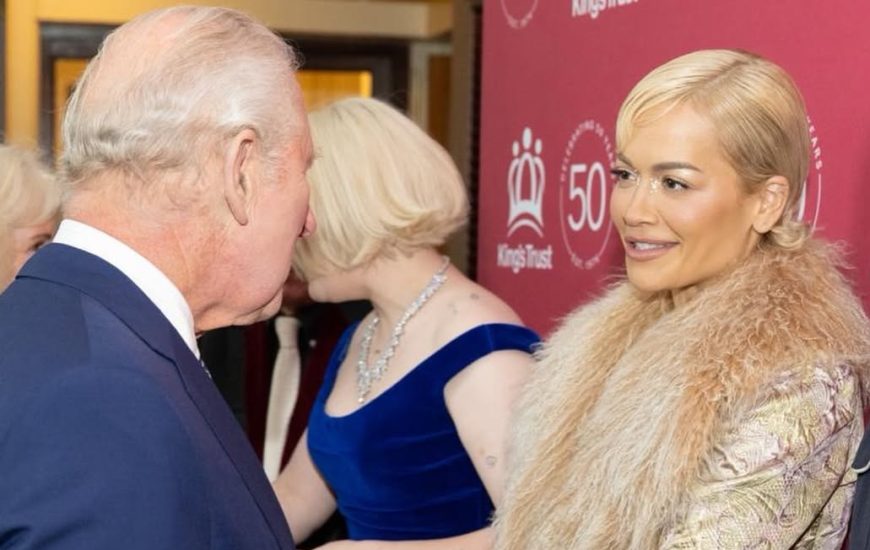 Rita Ora shkëlqen në 50-vjetorin e The King’s Trust