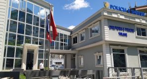 Kryenin këmbim valutor pa licencë, procedohen 3 pronarët e subjekteve në Tiranë