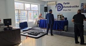 Nis votimi për kreun e PD-së, në fletën e votimit vetëm emri i Berishës