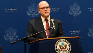 Hovenier: Refuzimi i gazit amerikan rrezikon interesin e SHBA-së për Kosovën