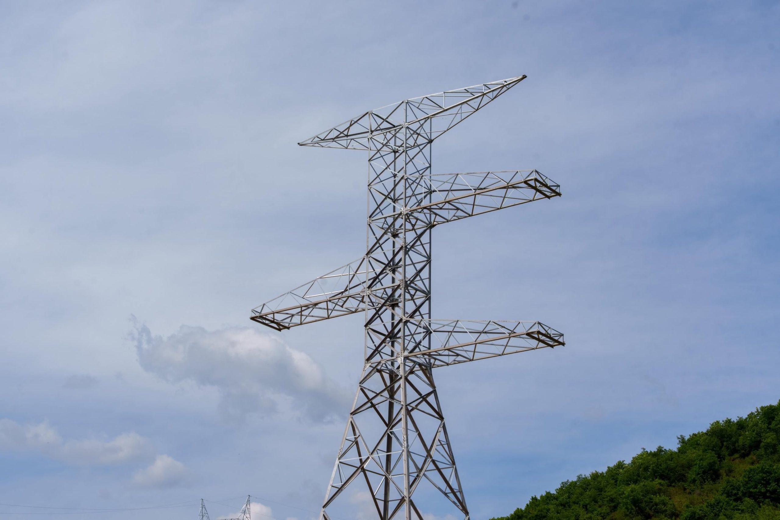 Transporti dhe energjia shtyjnë inflacionin në 3 