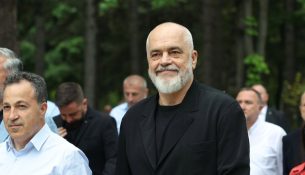 Sazani dhe Zvërneci në qendër të mbledhjes së PS-së