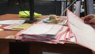 Nis numërimi i votave me postë