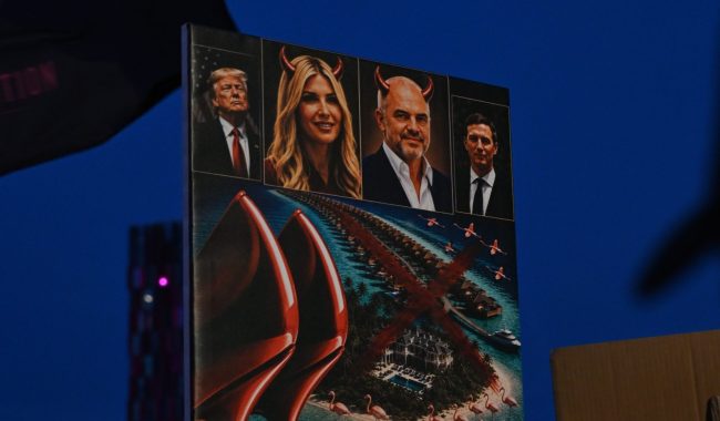 Kur Perandori Fillon të Duket i Vdekshëm