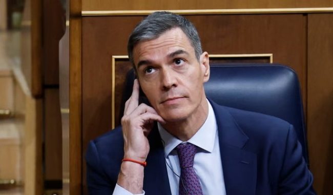 Sanchez përballet me javë të vështirë, ndërsa bashkëshortja del në gjyq