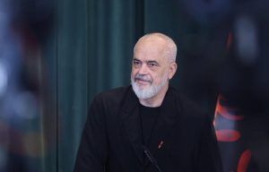 Rama i prerë për Zvërnecin: Investimi nuk ndalet sa kohë jam unë këtu