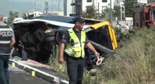 2 viktima dhe 15 të plagosur nga përmbysja e autobusit në autostradën Tiranë-Durrës