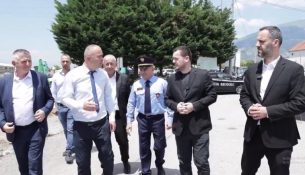 Llamallari dhe Salla inspektojnë Pikën Kufitare të Bllatës, apel për kontrolle më të forta