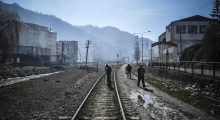 Gjashtë vite pushtet dhe tri fushata për “mandatin e hekurudhave” që e lanë nën gërmadha projektin milionësh të BE-së