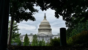 Dhoma e Përfaqësuesve voton për të frenuar luftën e Trump ndaj Iranit