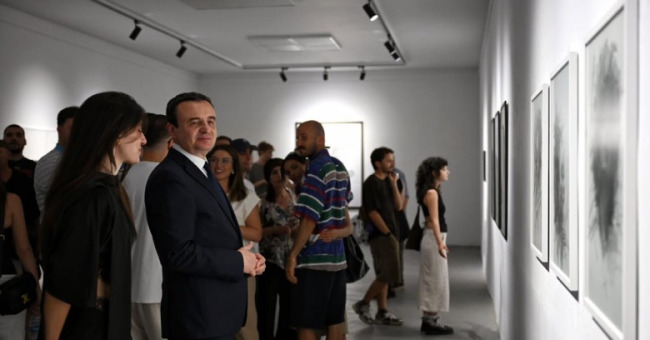 Ulpiana Kurtaj sjell ekspozitën “When Light Pauses” në Galerinë e Fakultetit të Arteve
