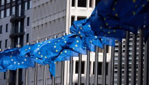 Irlanda thotë se do të veprojë sipas “rrethanave” për avancimin e aplikimit të Kosovës