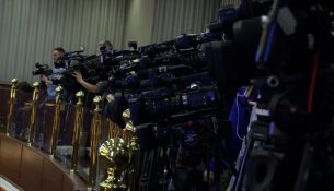 Alarmohen mediat pas “paralajmërim-propozimit” të KPM-së për mbylljen e një emisioni politik në Kosovë