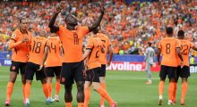 Holanda ‘shkërmoq’ Suedinë