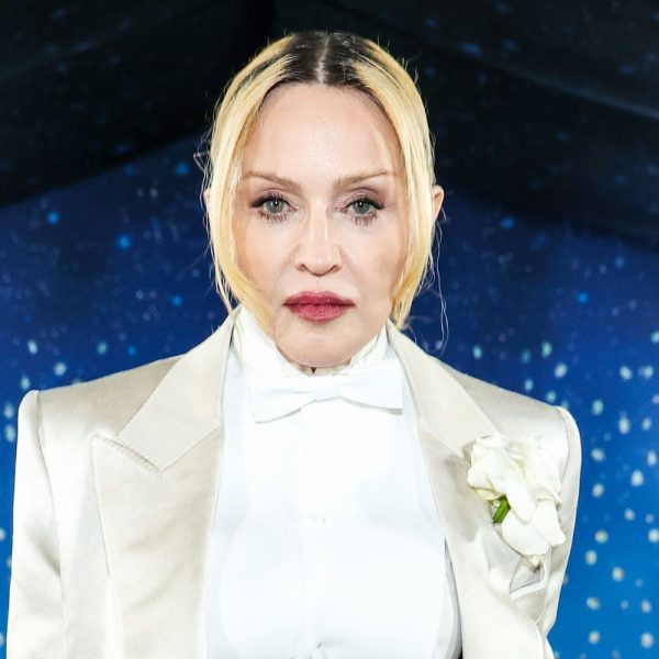 Madonna flet për problemet shëndetësore: Vitet e vallëzimit me taka më kanë dëmtuar gjurin