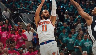Knicks rrëmbëjnë fitoren e parë në serinë finale