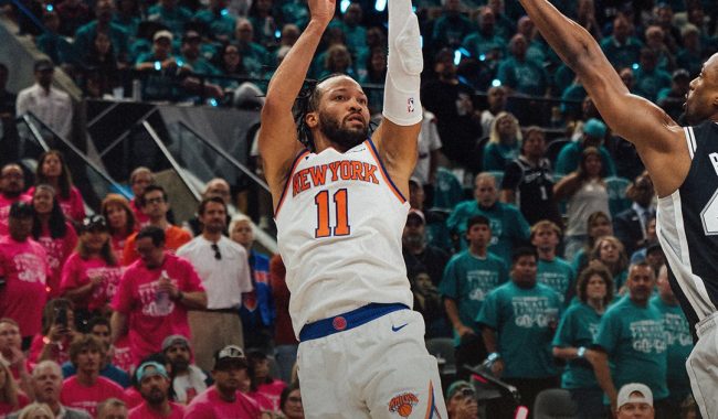 Knicks rrëmbëjnë fitoren e parë në serinë finale
