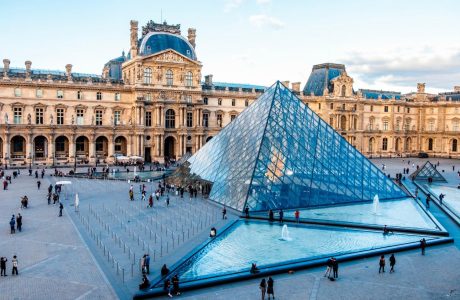 Libri “Main basse sur le Louvre” do të shndërrohet në film