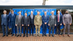 NATO paralajmëron reduktim trupash në Kosovë, komandanti i KFOR-it mbledh QUINT-in