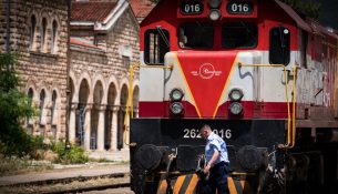 Hekurudhat e Kosovës në gjendje “shumë më të keqe” se para projektit milionësh të BE-së