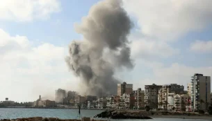 Ushtria izraelite thotë se ‘dhjetëra’ avionë luftarakë goditën sistemet mbrojtëse iraniane