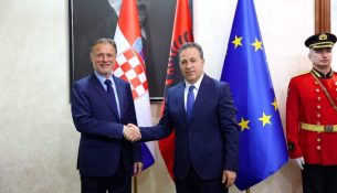 Peleshi pret homologun kroat: Forcim i marrëdhënieve të shkëlqyera dypalëshe