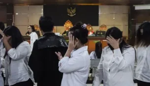 Dënohen 19 persona, trafikuan 34 foshnja drejt Indonezisë