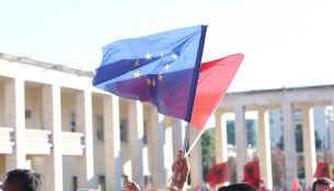 “Shqipëria nuk ndalet”, Rama reagon për Konferencën Ndërqeveritare të 14 korrikut