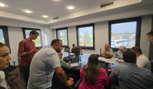 Mbyllja e përkohshme e “Vitës” nxit përplasje mes Qeverisë, kompanisë dhe ish-opozitës