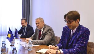 Terras takon Hamzën dhe Abdixhikun, në fokus kriza politike