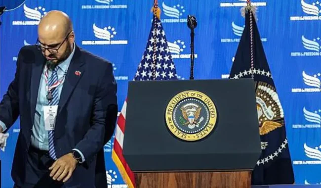 Operatori i teleprompterit në Shtëpinë e Bardhë hetohet për baste me fjalimet e Trump, dyshohet se fitoi rreth 100 mijë dollarë