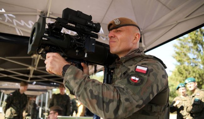 Polonia shqyrton dënimin me deri në 30 vjet burg për ushtarët që nuk i binden urdhrave