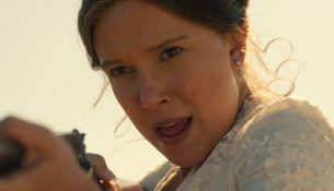 Millie Bobby Brown: Vapa ekstreme ishte sfida më e madhe gjatë xhirimeve të “Enola Holmes 3”