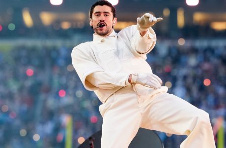 Bad Bunny thyen rekord me turneun e tij