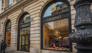Chanel blen prodhuesin më të vjetër të këmishave në botë