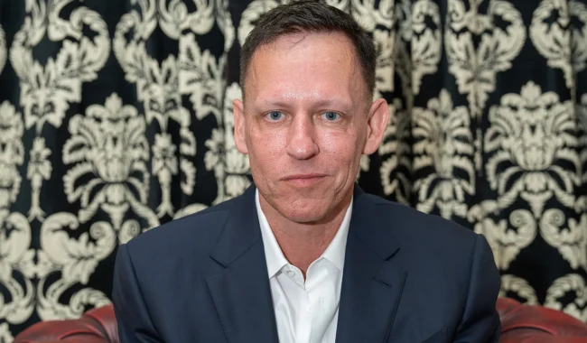 Peter Thiel habit botën: Papa Leoni është “spiun komunist kinez”