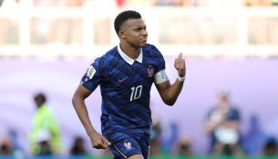 Franca vuan ndaj Paraguajt – Mbappe sërish ‘heroi’