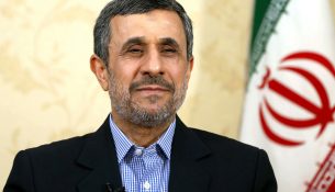 NYT: Mossad përgatiti Ahmadinexhadin për të marrë pushtetin në Iran
