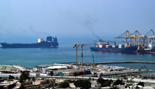 SHBA ndalon përkohësisht sulmet ndaj Iranit, Omani përpiqet të rikthejë dialogun