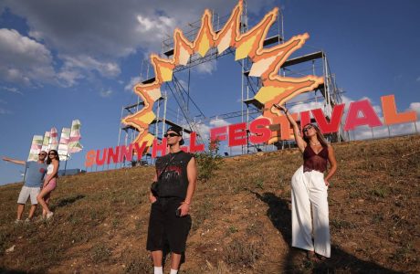 Publikohet programi i Sunny Hill Festival