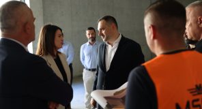 Shqipëria zgjeron industrinë e mbrojtjes, nis projekti i fabrikës së “Guna Tactical”