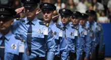 “Disa policë po blejnë vetë këpucët” – çfarë po ndodh me uniformat e Policisë së Kosovës?